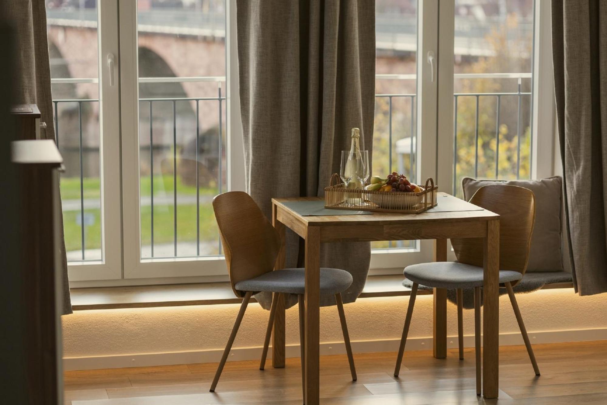 Apartment Mainterrasse Boardinghouse Am Fluss Klimatisierte Mit 80qm Terrasse Miltenberg